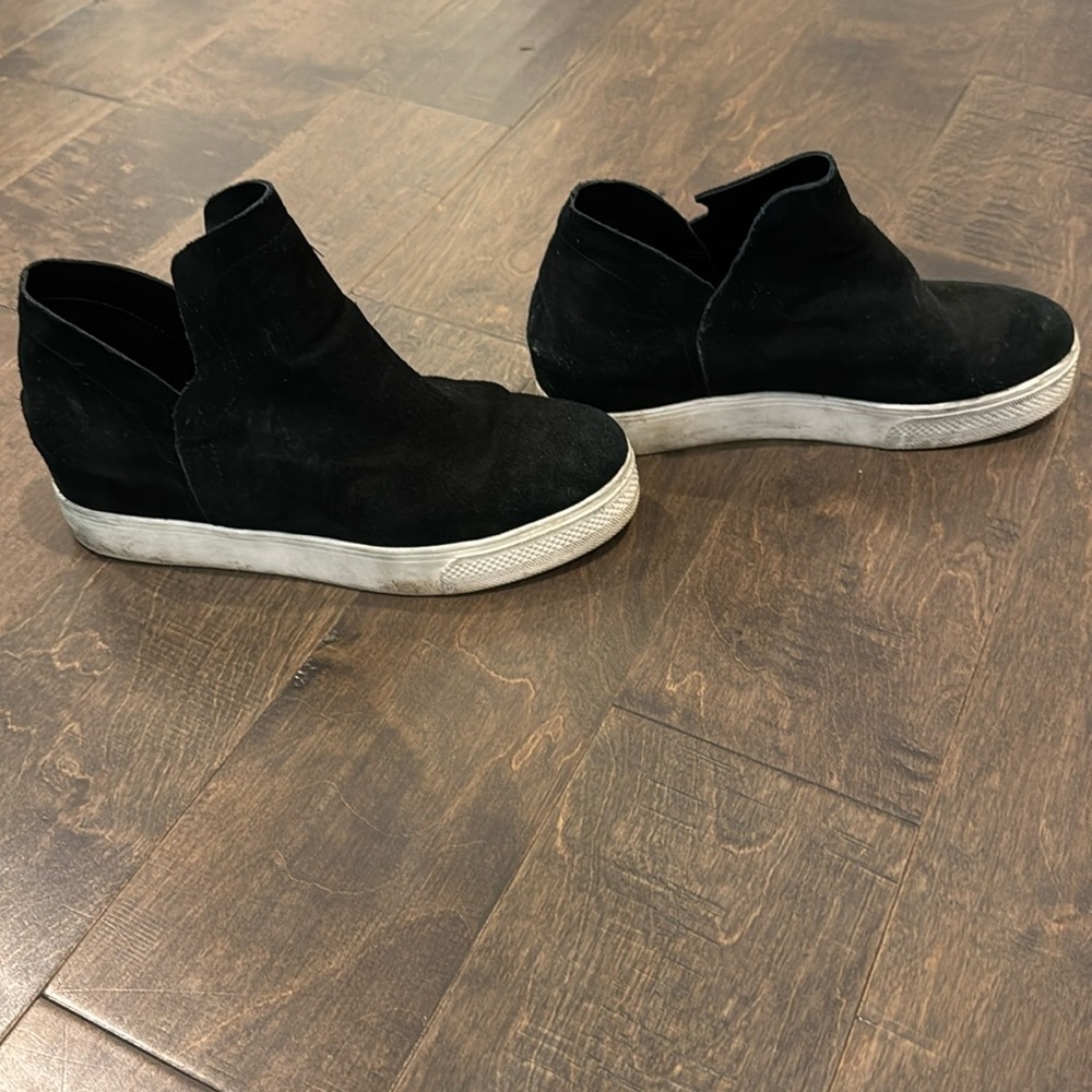 Steve Madden suede shoes
